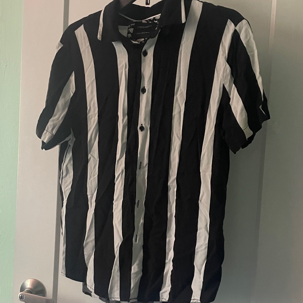 Denim & Flower Black and White Striped Casual Shirt